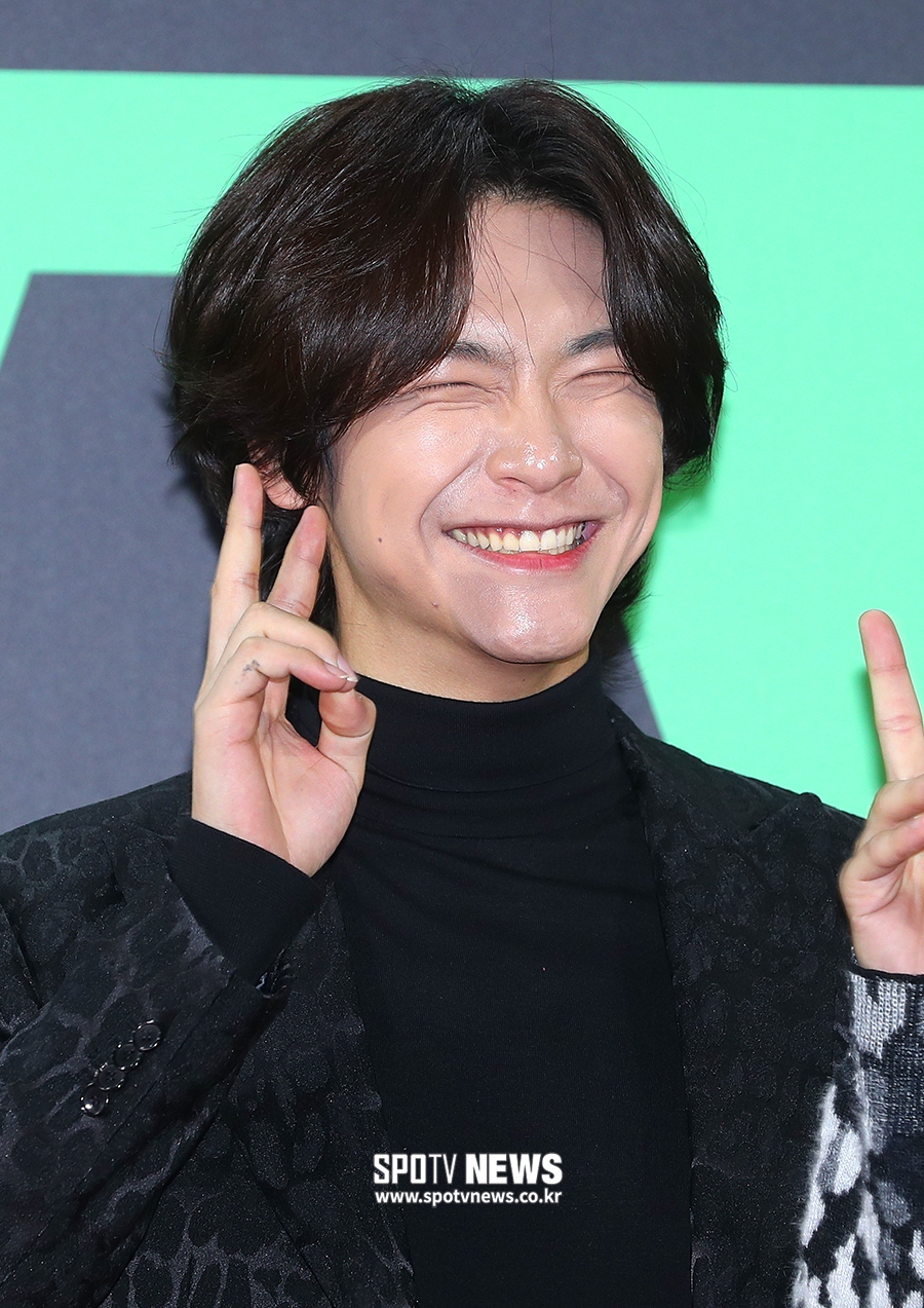[포토S] 엔플라잉 재현, 누나 친구 지숙 누나의 언급에 환한 미소