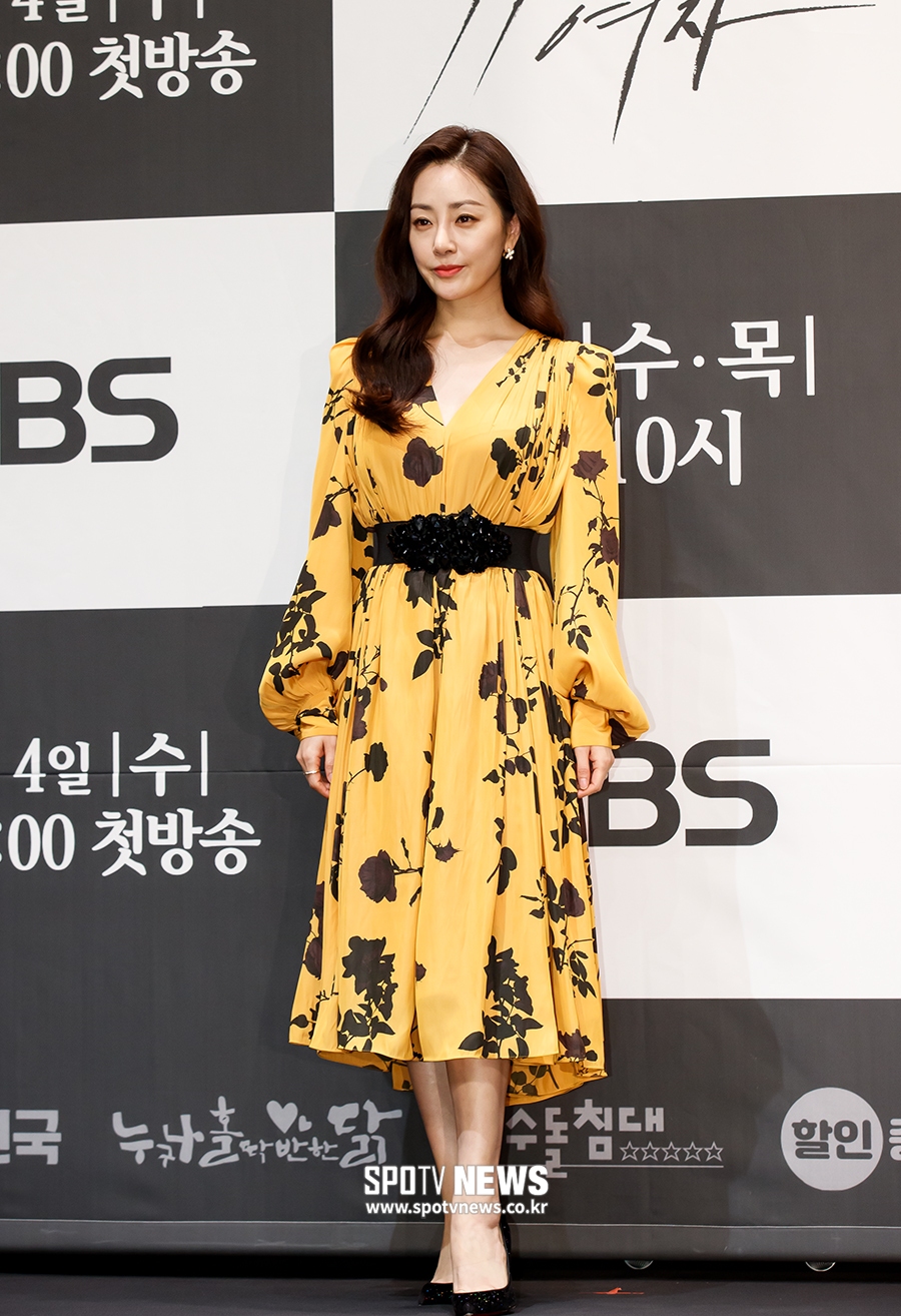 [포토S] 오나라, 노란 드레스 입고 우아하게