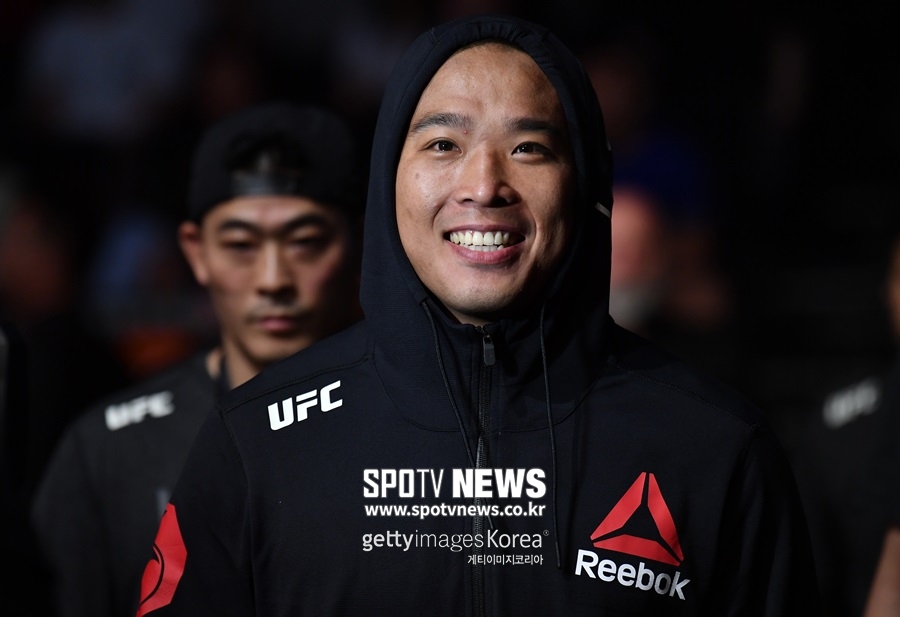 [UFC 부산] "격투기하려고 48kg 뺐죠"…스턴건도 인정한 '해병대 악바리'