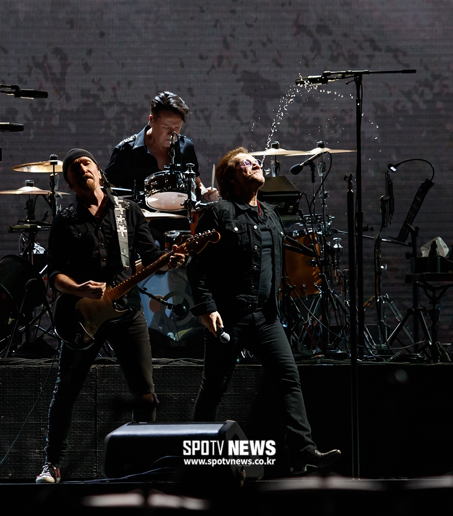 [포토S] U2 보노, 로커의 퍼포먼스