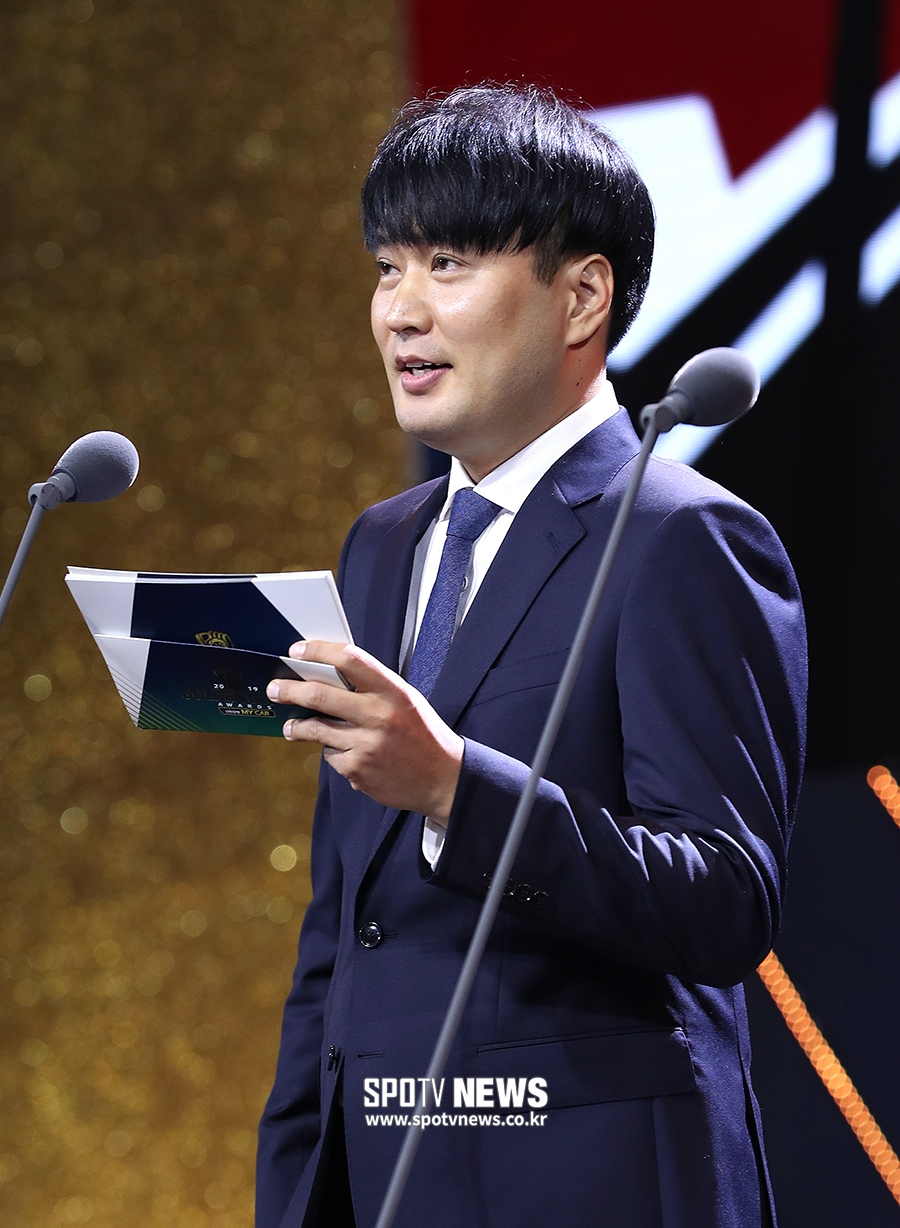 [포토S] 골든포토상 시상 나선 김도훈 회장