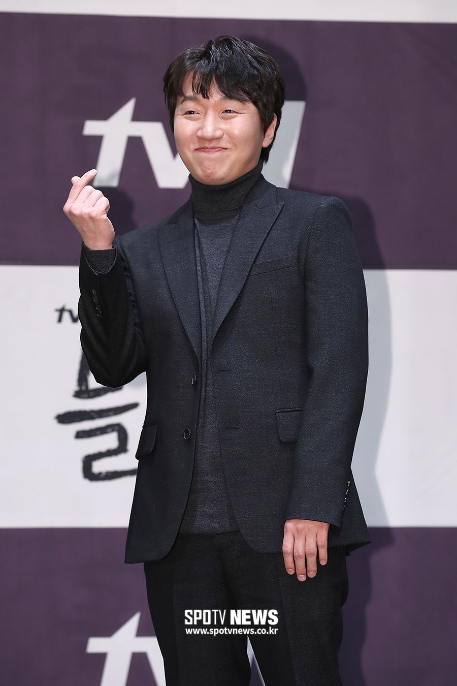 [포토S] 이창훈, 수줍은 하트