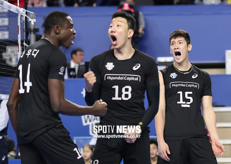 [포토S] 4위 도약한 현대캐피탈