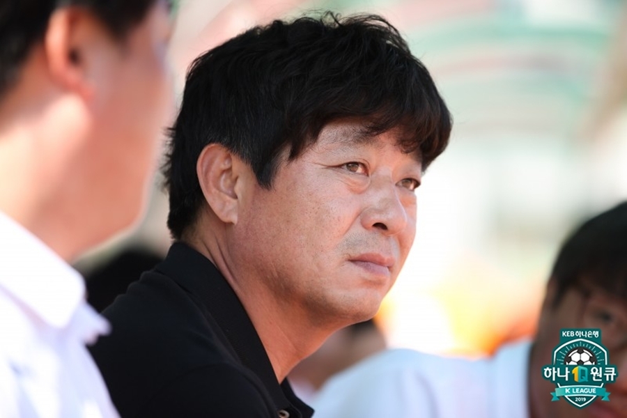 강원FC, 김병수 감독과 '다년 계약' 합의