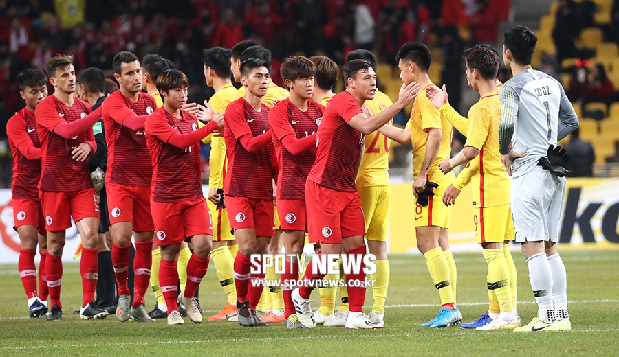 [포토S] 중국-홍콩전, 악수로 무사히 마무리