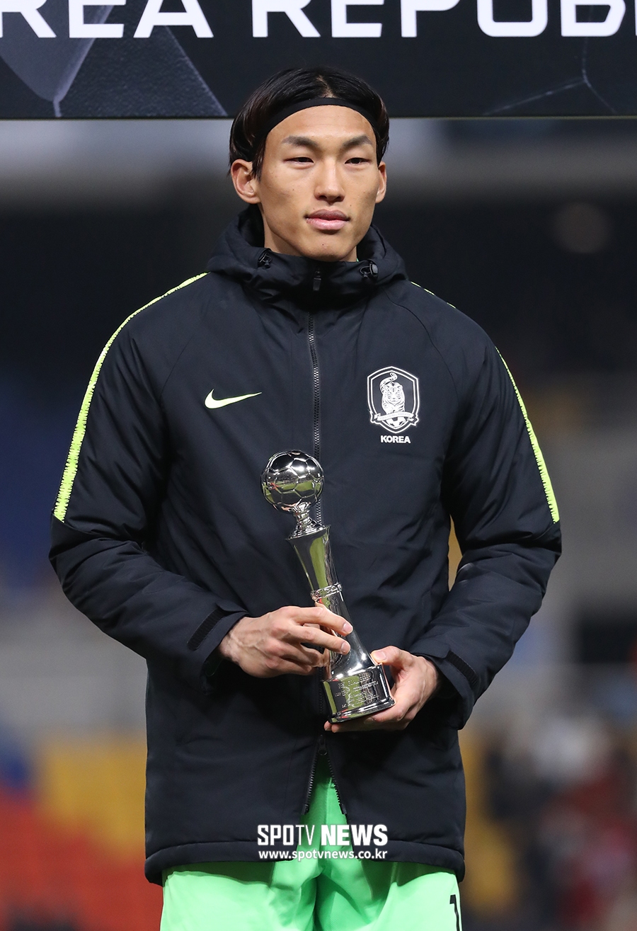 [포토S] 김승규, 동아시안컵 골키퍼상 수상