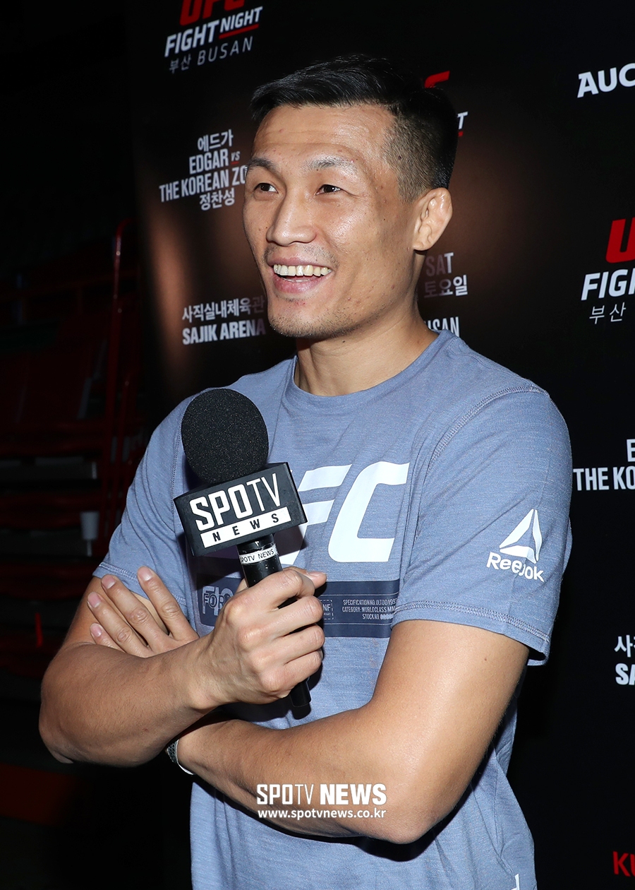 [포토S] UFC 부산 메인 매치 앞둔 정찬성, 여유 넘치는 미소!