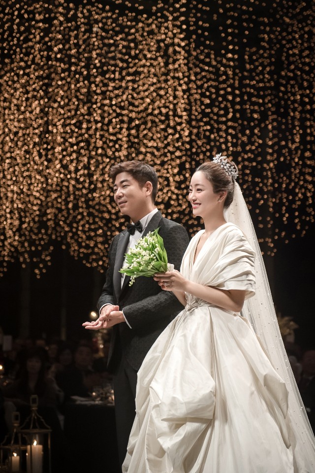 서효림♥정명호, 결혼식 현장 사진 공개…'시어머니' 김수미도 미소[종합]