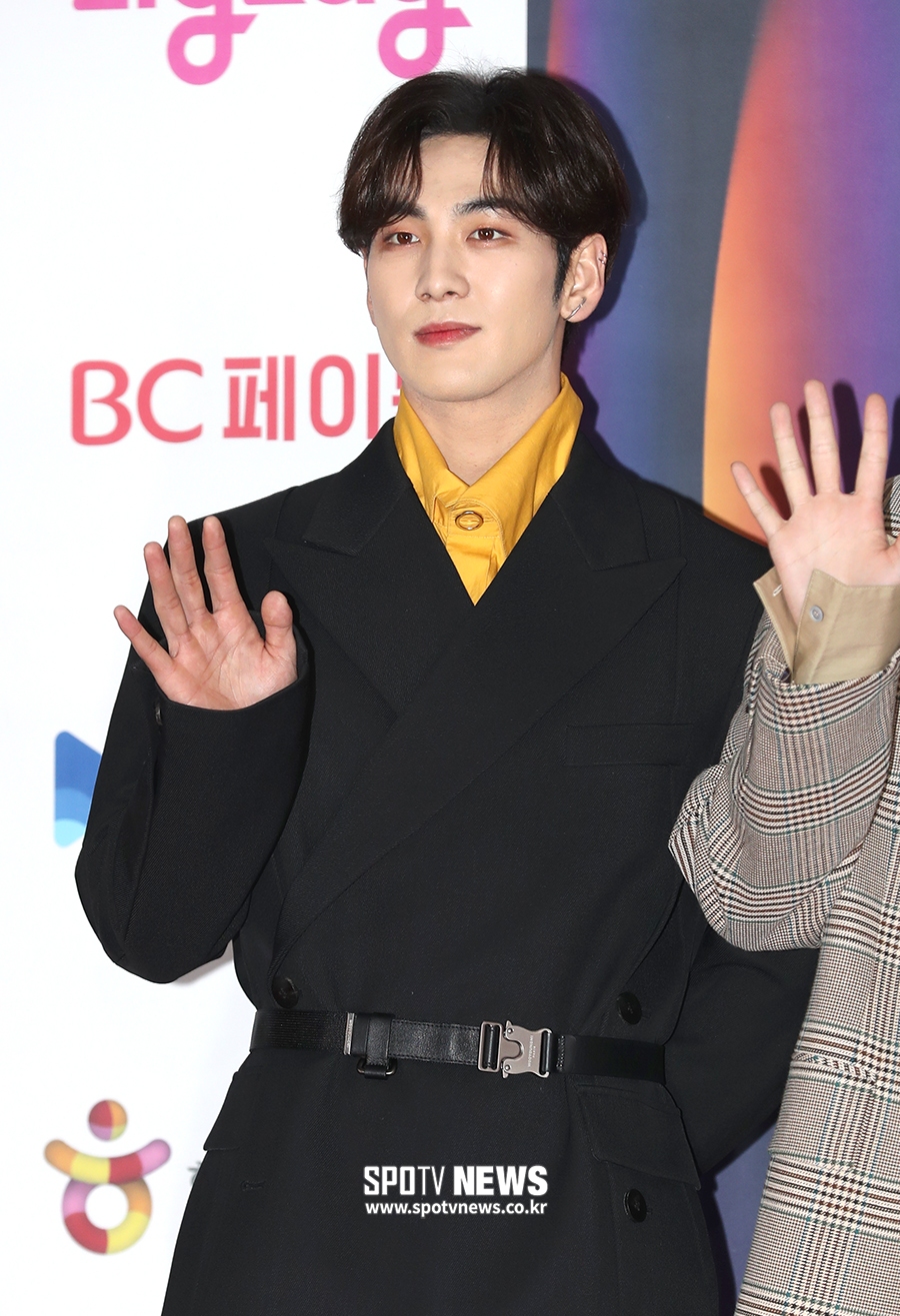 [포토S] 뉴이스트 백호, 다이어트로 완성한 비주얼