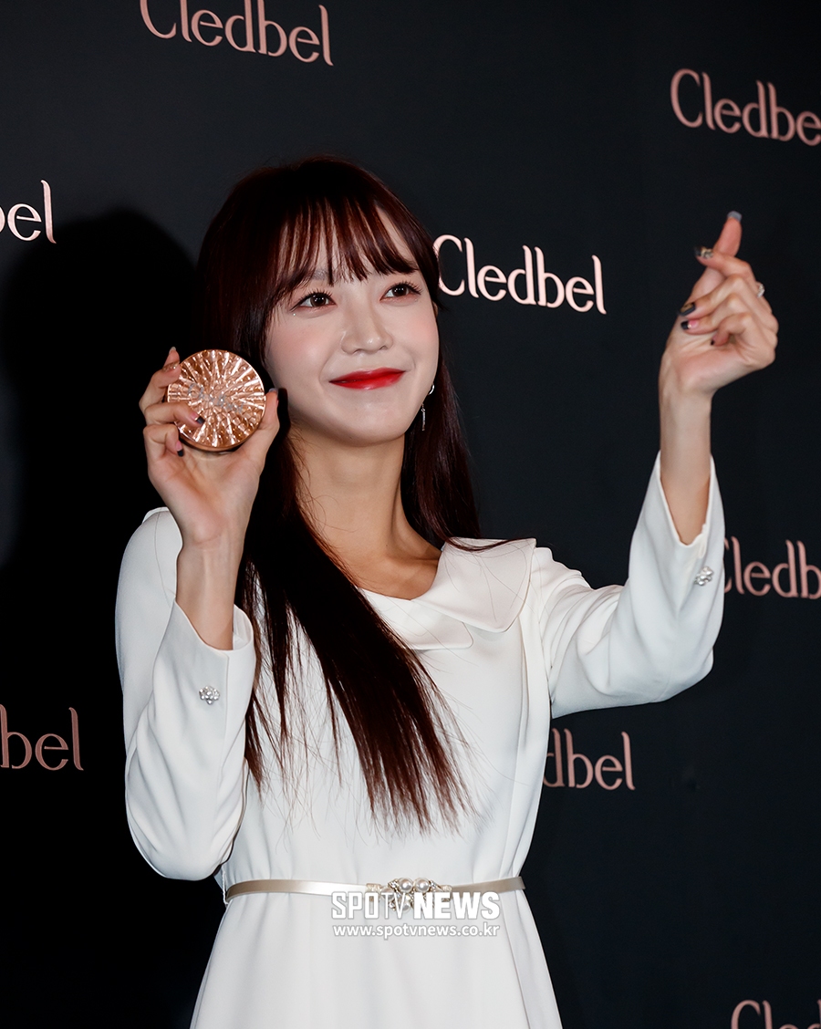 [포토S] 네이처 소희, '청순 하트 받으세요'