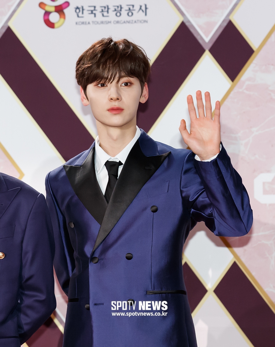 [포토S] 황민현, 남성미 느껴지는 미소