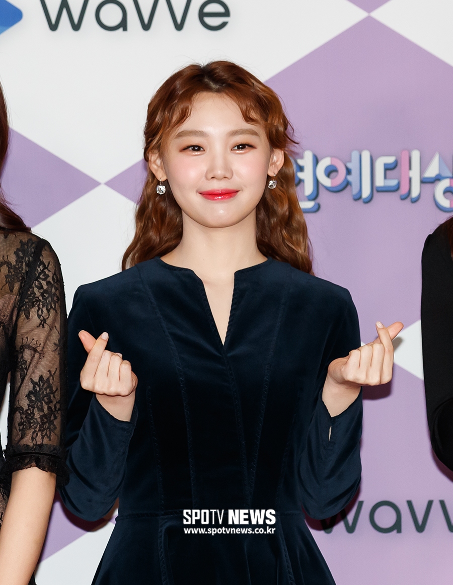 [포토S] 김수민 아나운서, 귀여운 손하트