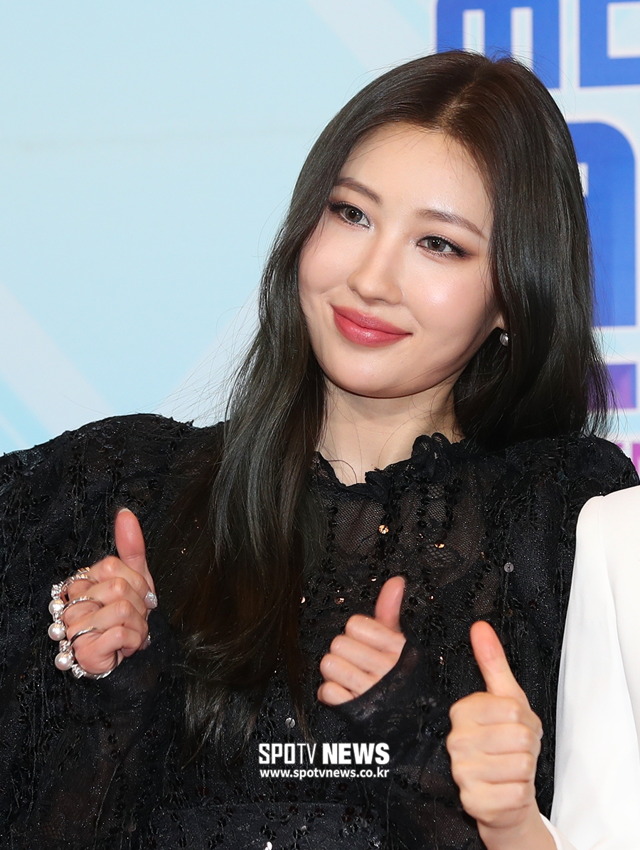 [포토S] 이사배, 매혹적인 얼굴