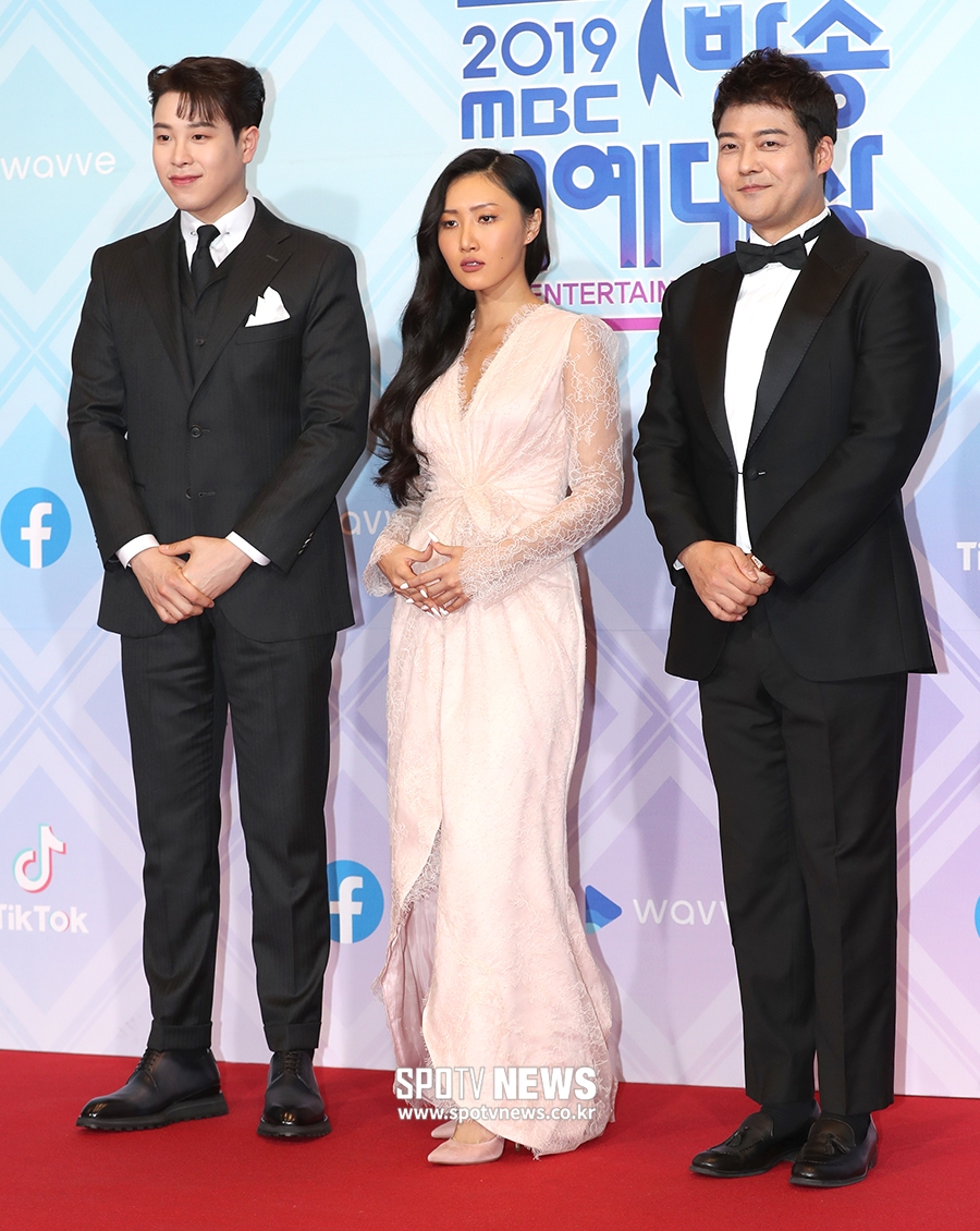 [포토S] 피오-화사-전현무, MBC 연예대상 MC!