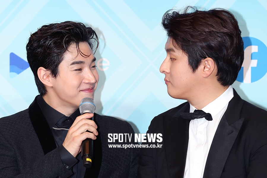 [포토S] 헨리, 기안 형 바라보는 따스한 눈빛!