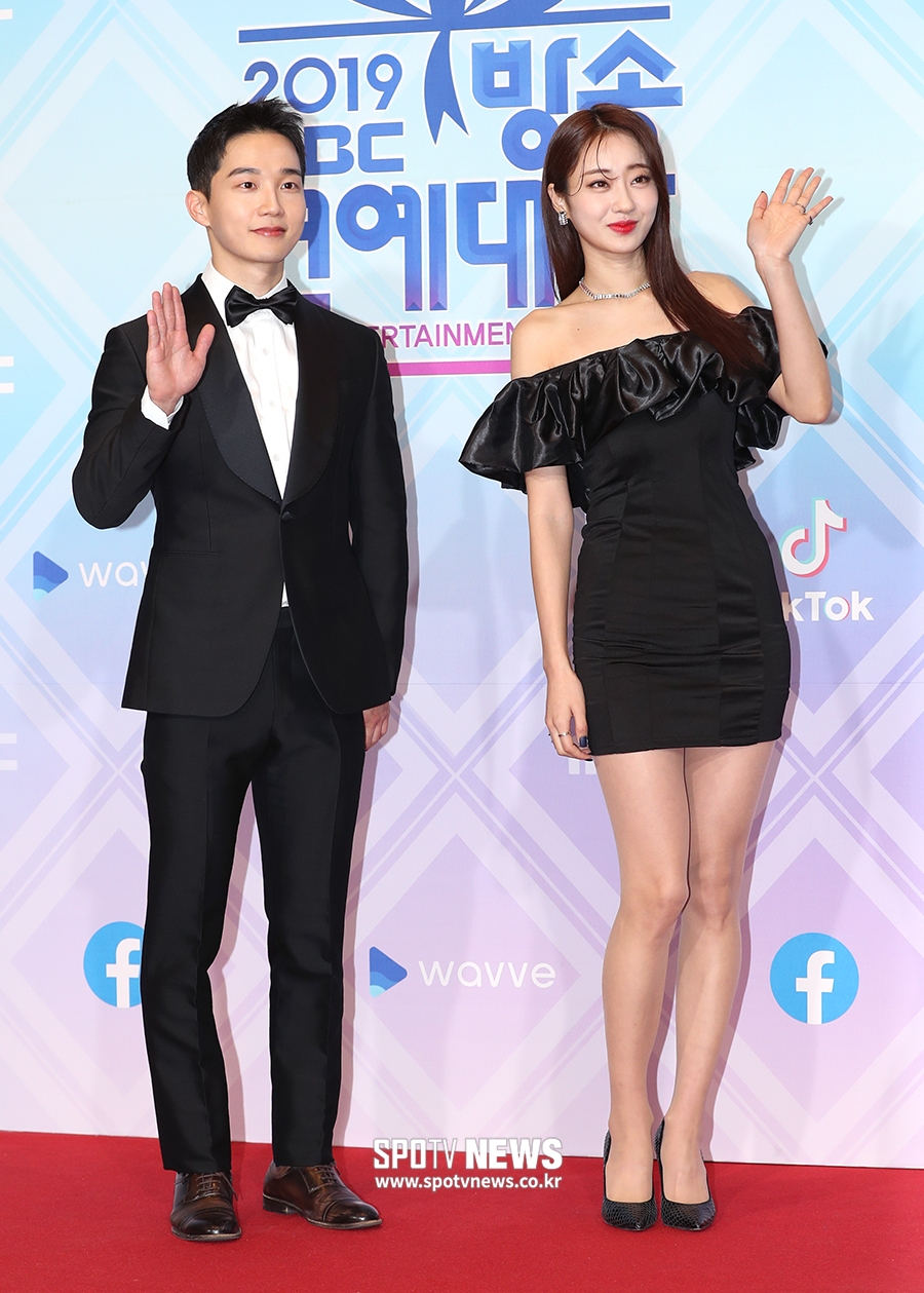 [포토S] 김정현 아나운서-경리, 선남선녀