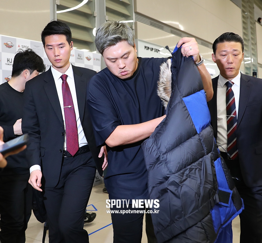 [포토S] 류현진, 철통 경호 받으며