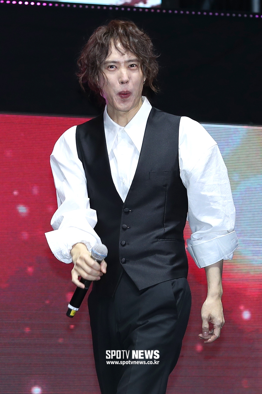 [포토S] 양준일, 많은 취재진에 깜짝