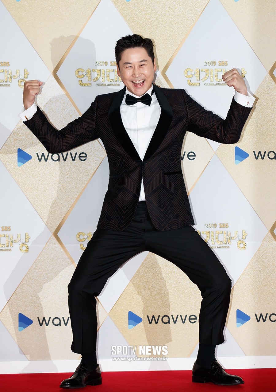 [포토S] 신동엽, '연말 시상식은 제게 맡기세요'