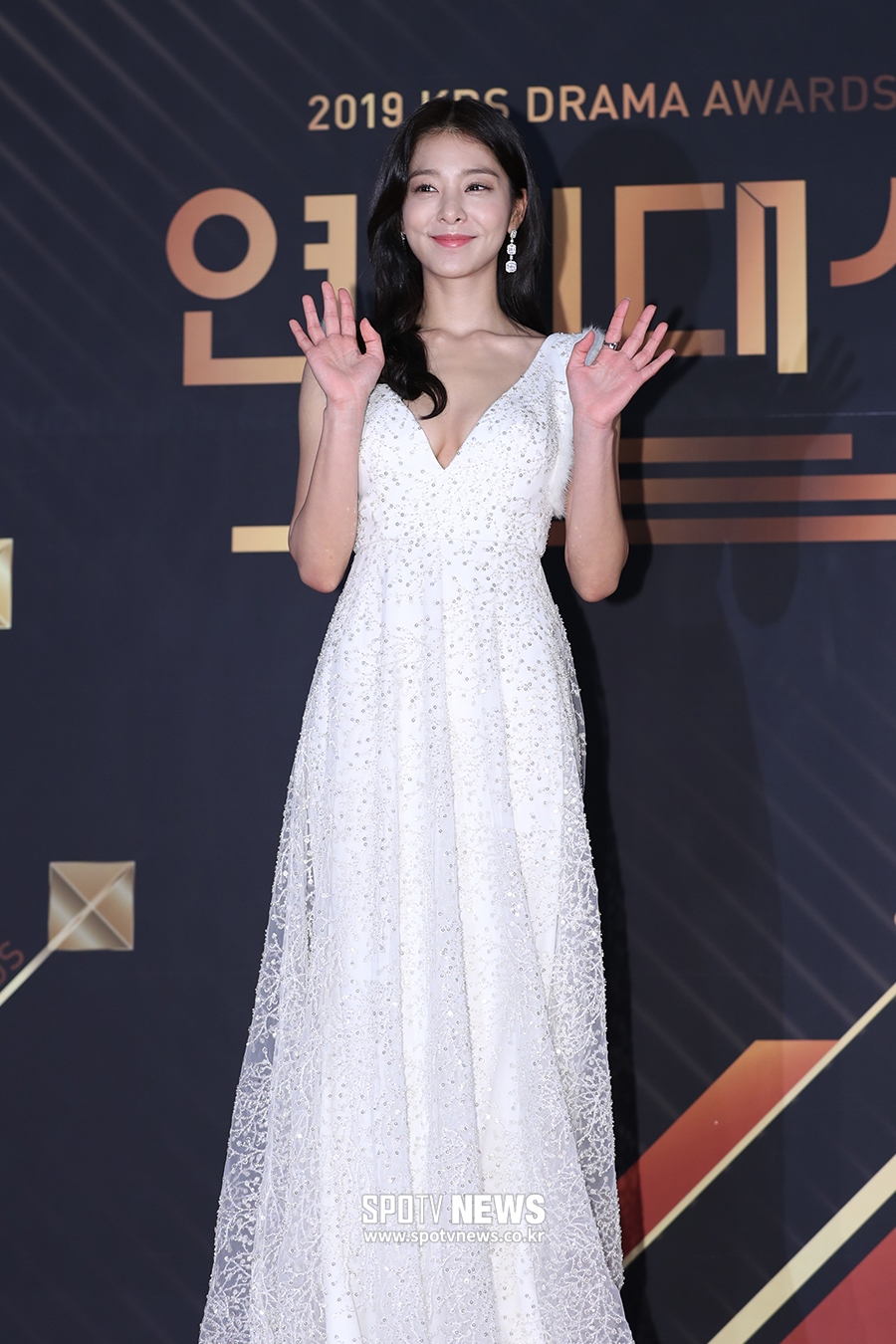 [포토S] 설인아, 섹시미 풍기며