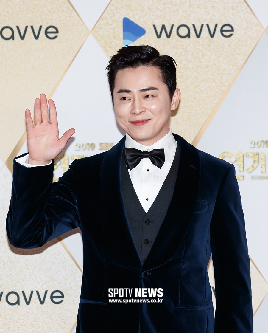 [포토S] 조정석, 개구쟁이 같은 미소 지으며