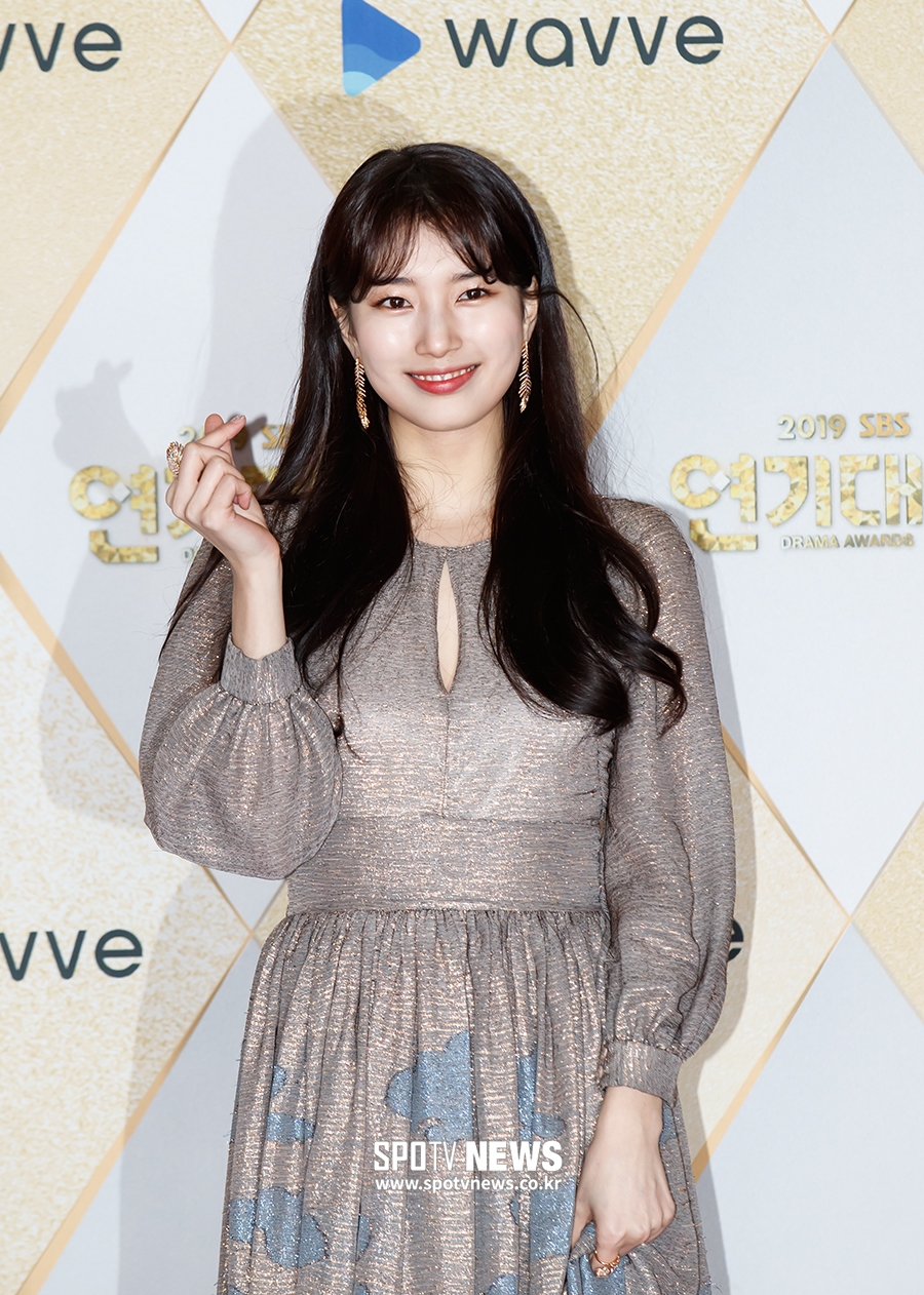 [포토S] 배수지, 2019년 마무리하는 손하트