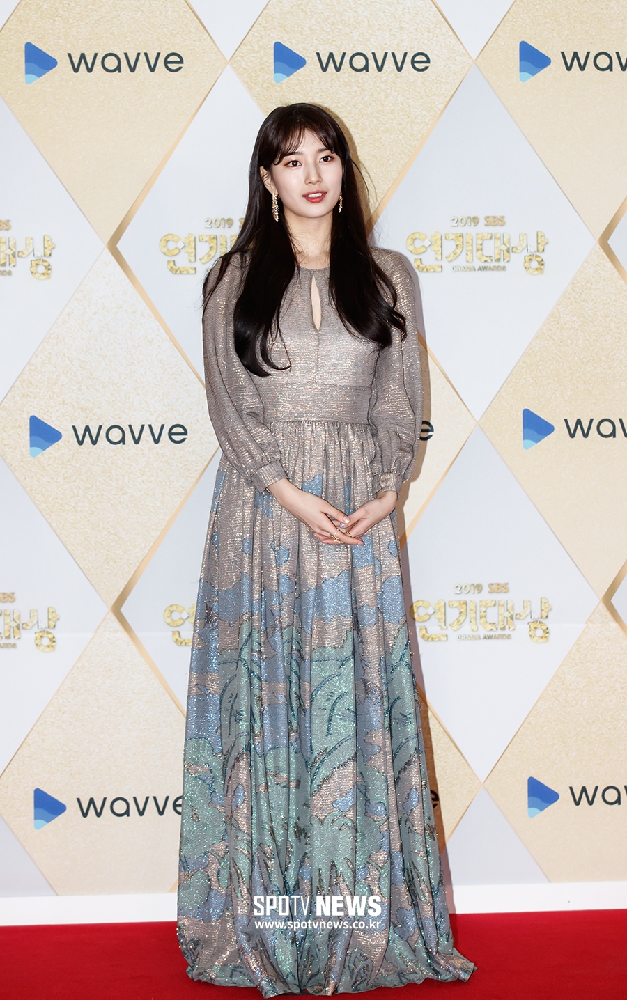 [포토S] 배수지, 수수한 컬러도 화려하게