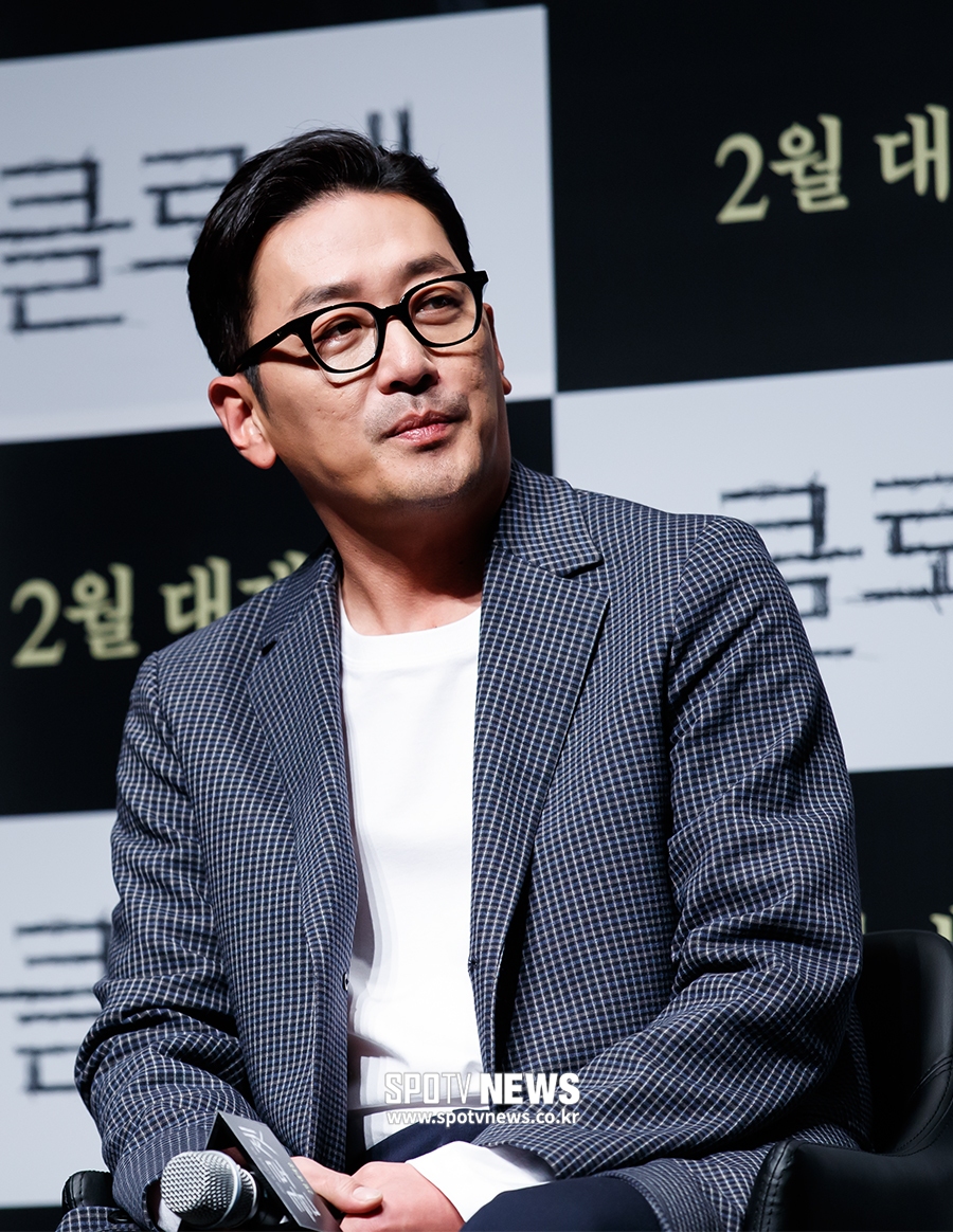 [포토S] 2020년 첫 영화 클로젯과 함께 온 배우 하정우