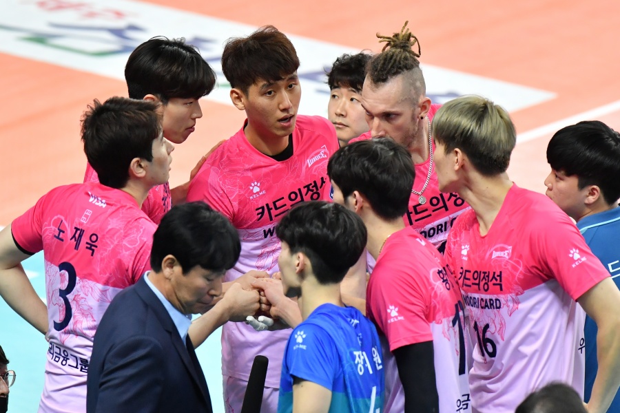 "15일 현캐전 고비, 못 넘으면 순위싸움 요동쳐" 신영철 감독 예상