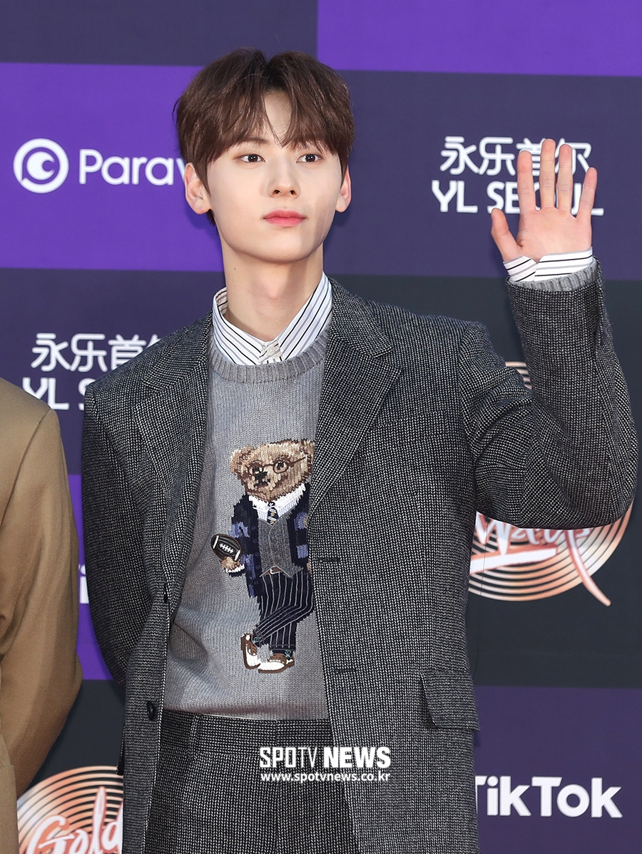 [포토S] 뉴이스트 민현, 댄디한 황제