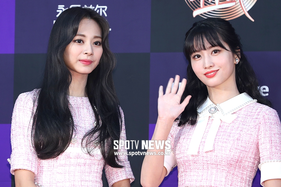 [포토S] 쯔위-모모, 미모가 반짝!