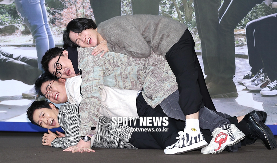 [포토S] 최수종-김준호-데프콘-이용진, '이게 '인싸'포즈라며?'