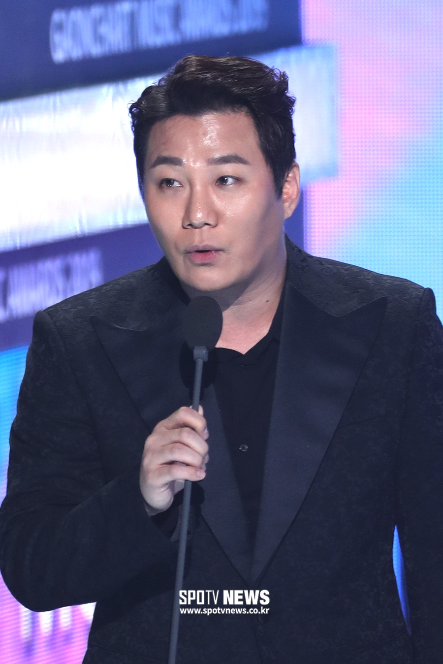 [포토S] 윤민수, 사재기 논란 속 당당한 수상 소감