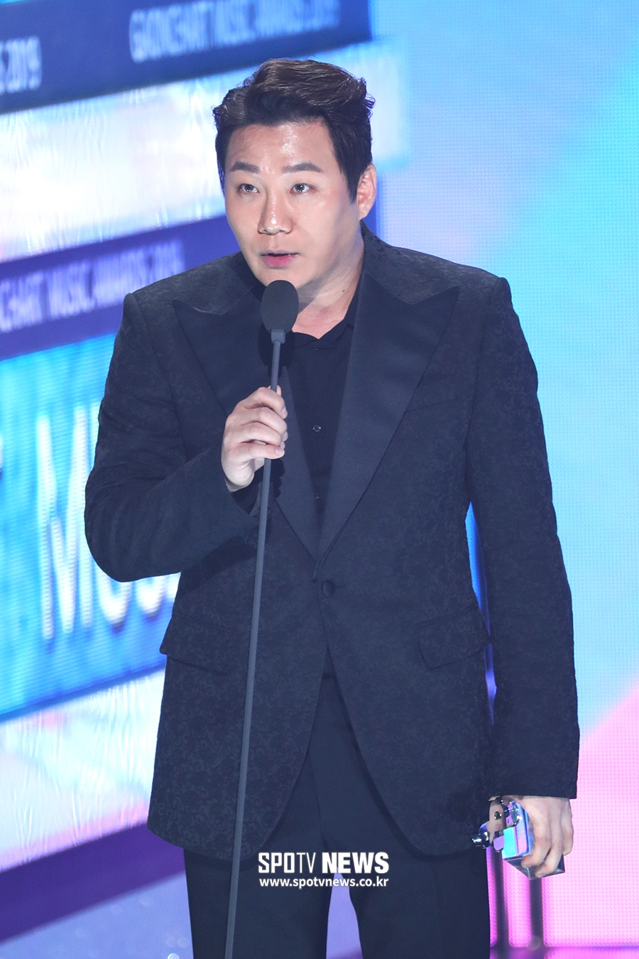 [포토S] 윤민수, '바이브는 사재기를 하지 않습니다'