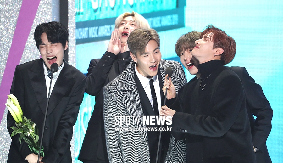 [포토S] 몬스타엑스, '몬베베 사랑해!'