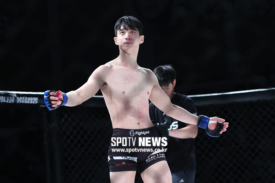 [포토S] 이휘재, 1라운드 30초 TKO승!