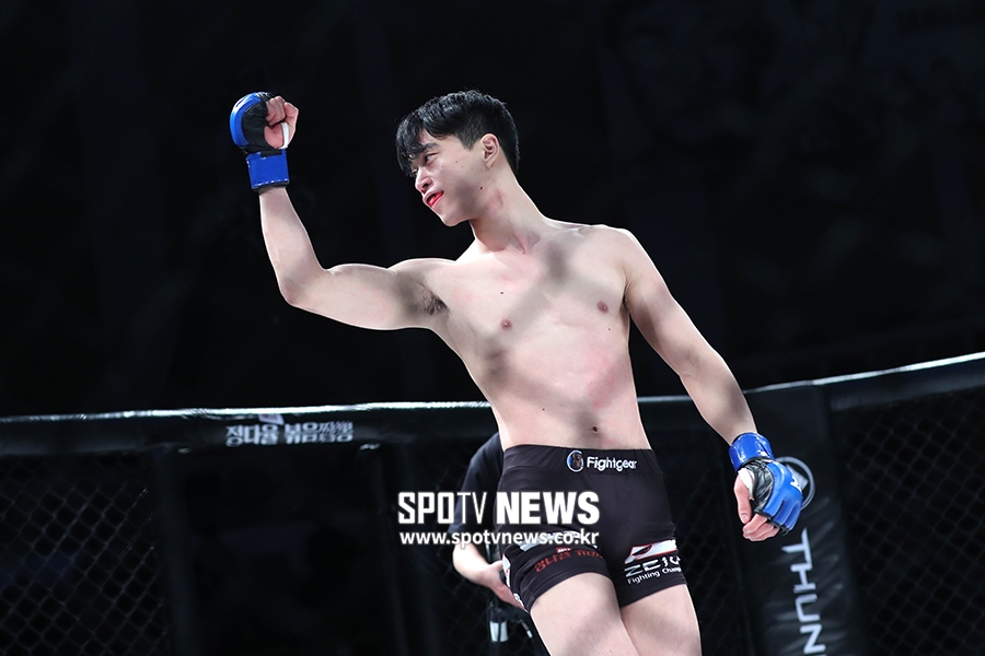 [포토S] 이휘재, 1라운드 TKO승