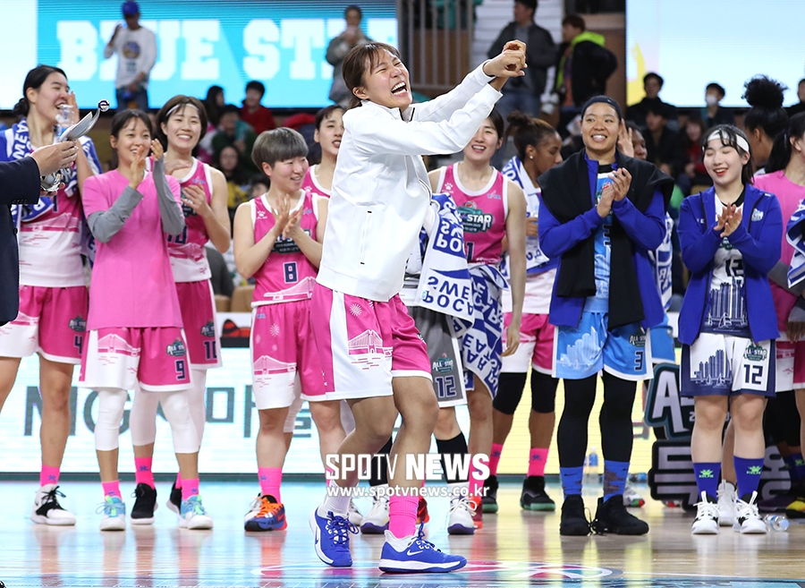 [포토S] '베스트퍼포먼스상' 박지현, '흥이 넘쳐'