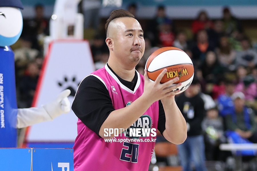 [스토리S] '농구 좋아하는 야구인' 유희관, WKBL 올스타전 나들이!