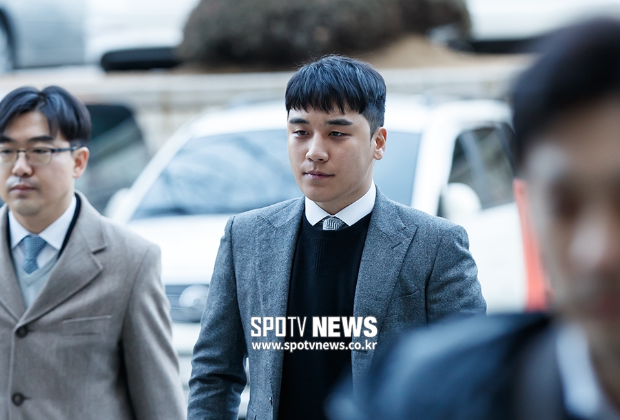 [포토S] 영장 심사 위해 법원 향하는 승리