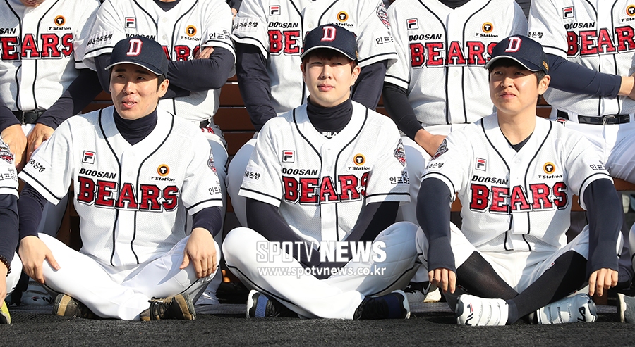 [포토S] 허경민-박건우-정수빈, '2020년에도 동기 우정 이어갑니다'