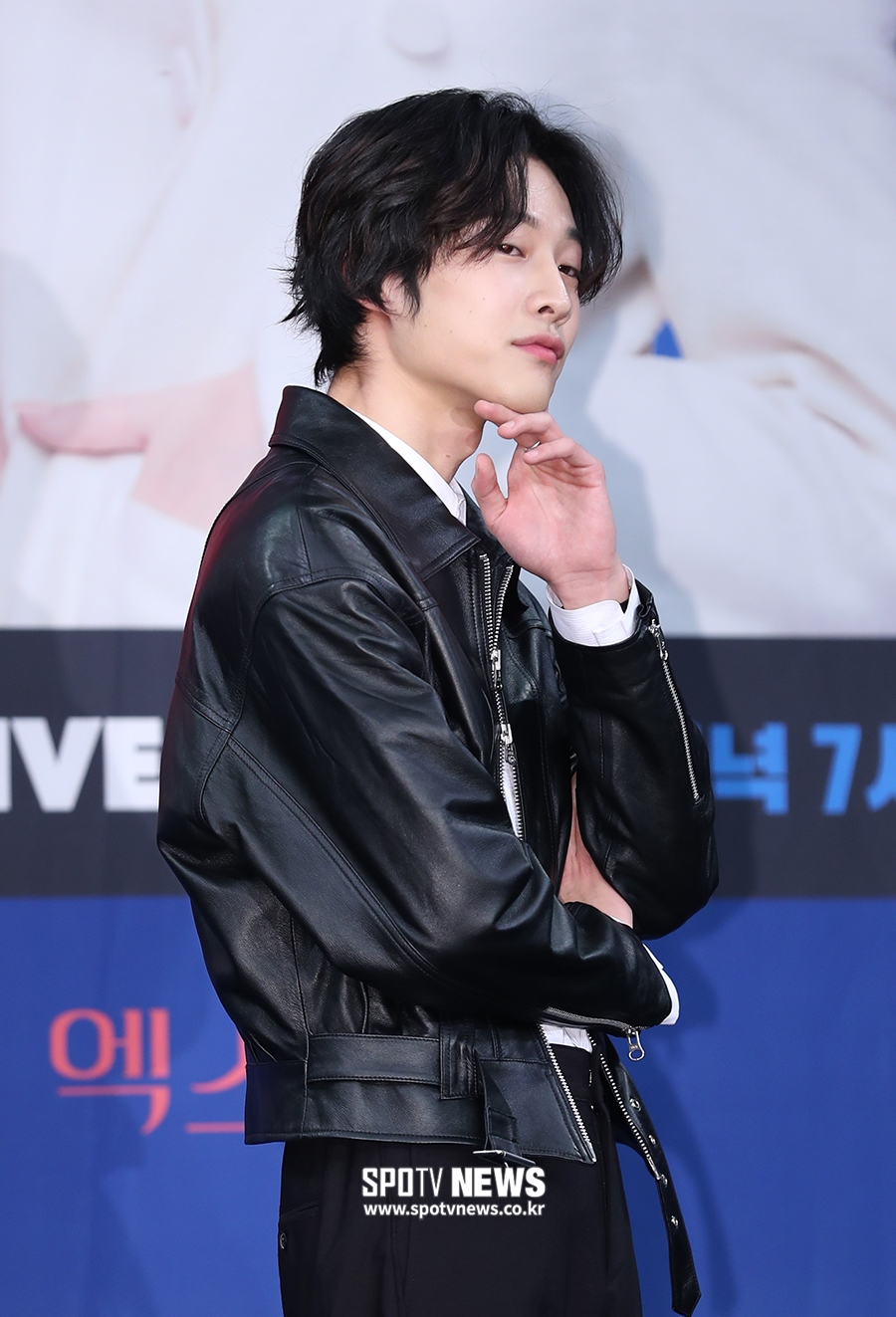 [포토S] 이종원 ,날카로운 턱선
