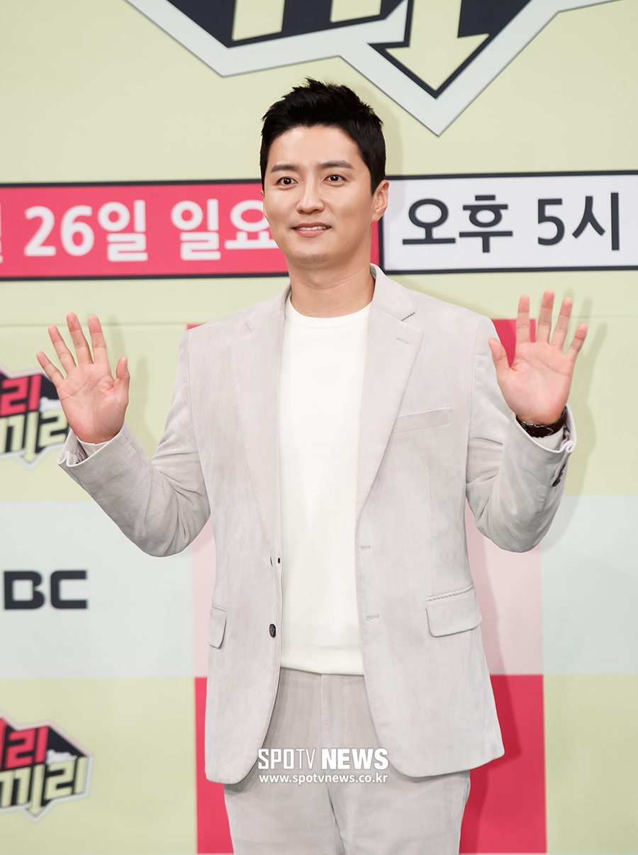[포토S] 포즈 취하는 배우 인교진