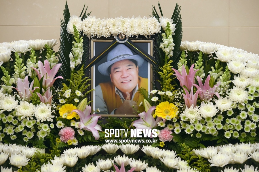 "코미디계 큰 별이 졌다"…남보원, 폐렴으로 별세→애통한 연예계[종합]