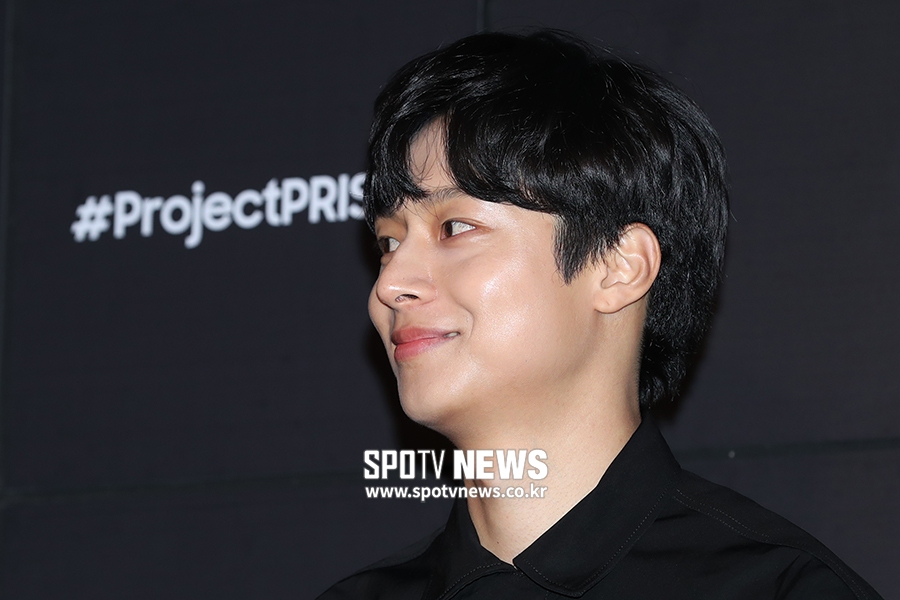 [포토S] 김충재, 미대 오빠 콧날 반짝