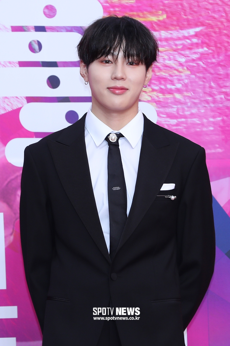 [포토S] 하성운, 흑발이 찰떡