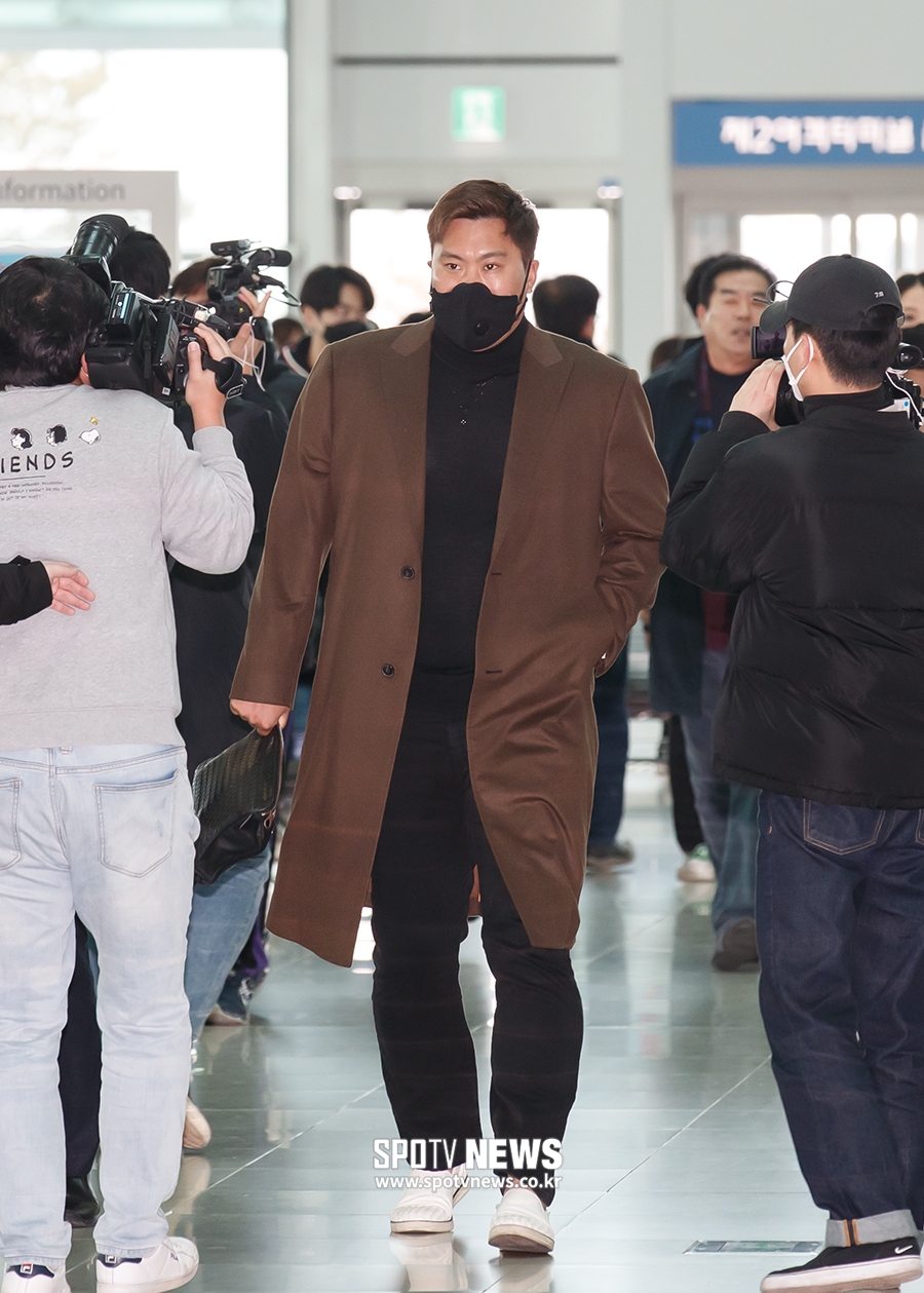 [포토S] 류현진, 새로운 도전을 위해 출국