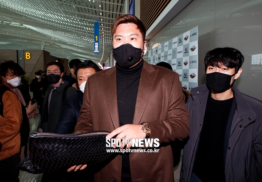 [포토S] 류현진, 스프링캠프 위해 미국으로