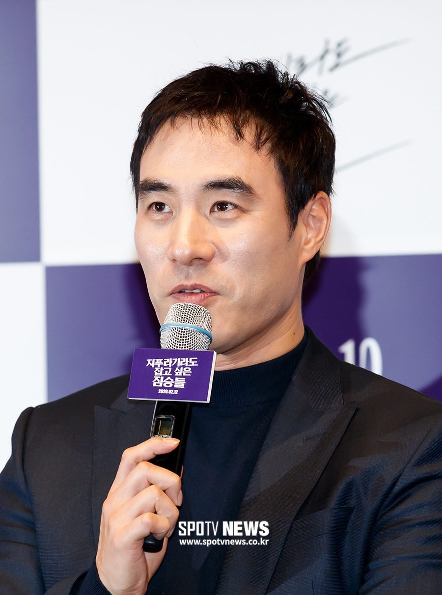 [포토S] 인사하는 배우 배성우