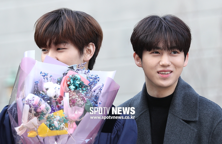 [포토S] 황윤성, '동윤아 졸업 축하해'